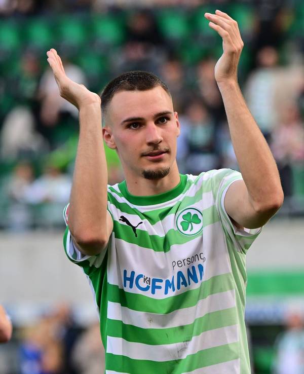 Tim Lemperle im Trikot von Greuther Fürth.