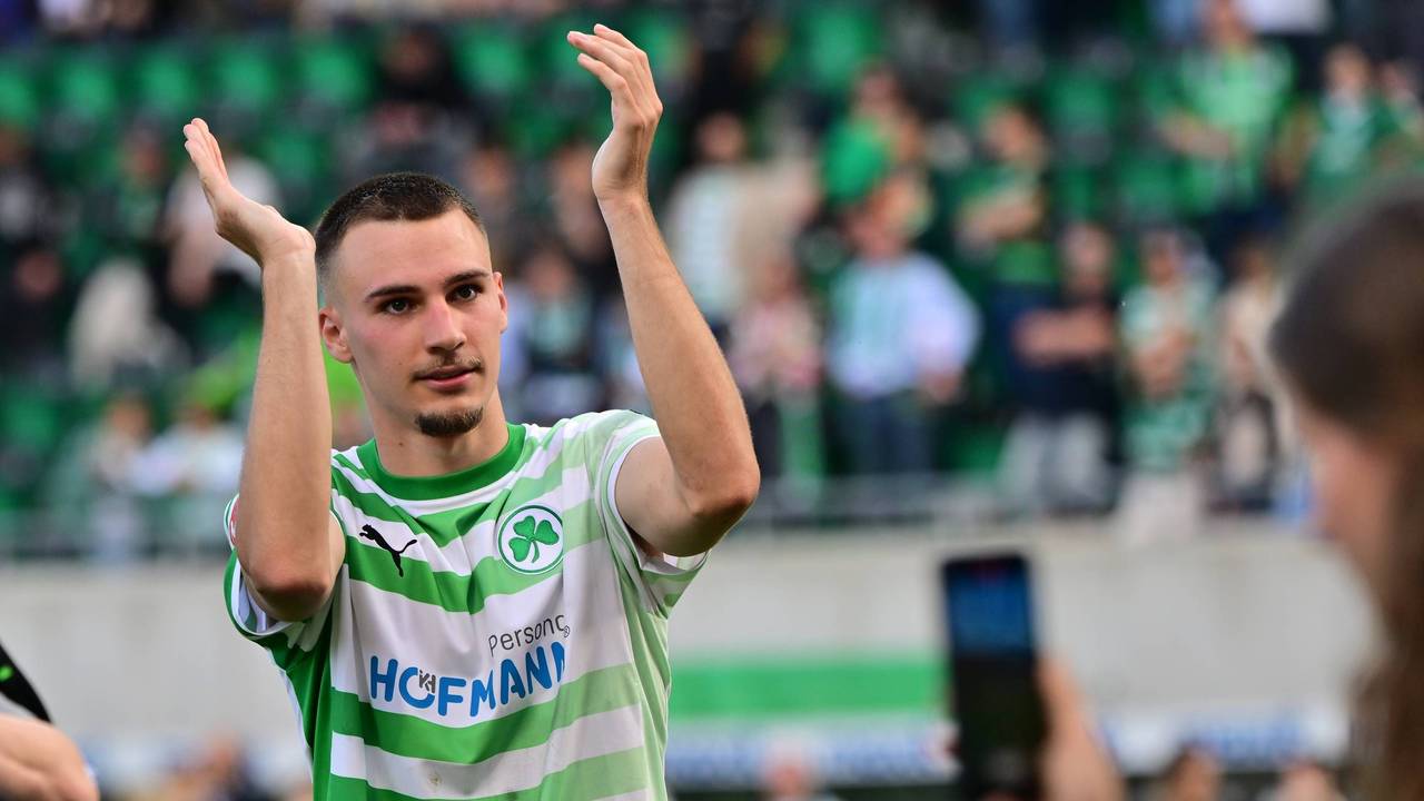 Tim Lemperle im Trikot von Greuther Fürth.