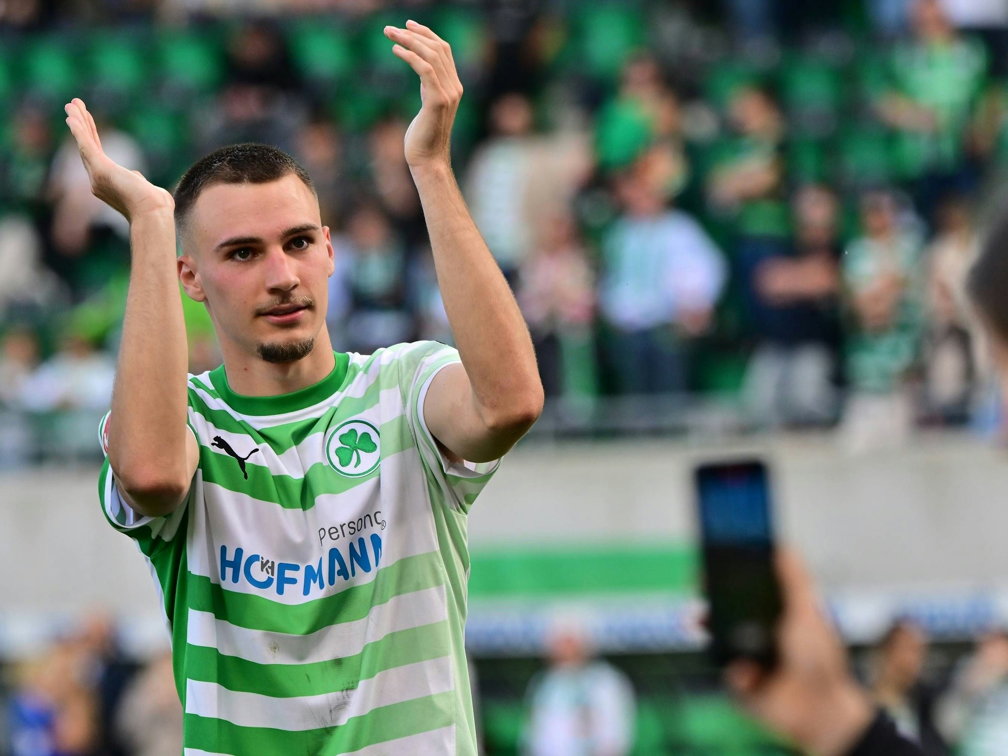 Tim Lemperle im Trikot von Greuther Fürth.