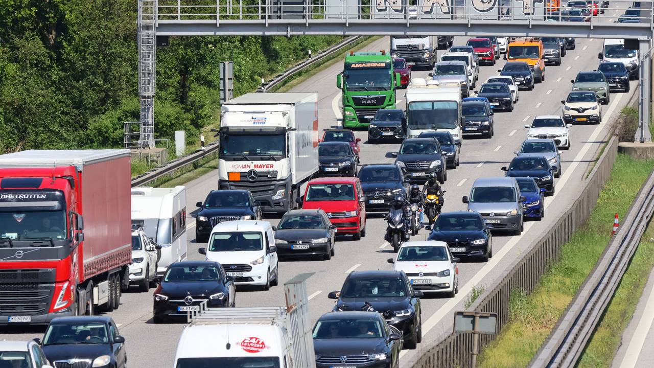 Stau auf einer Autobahn.