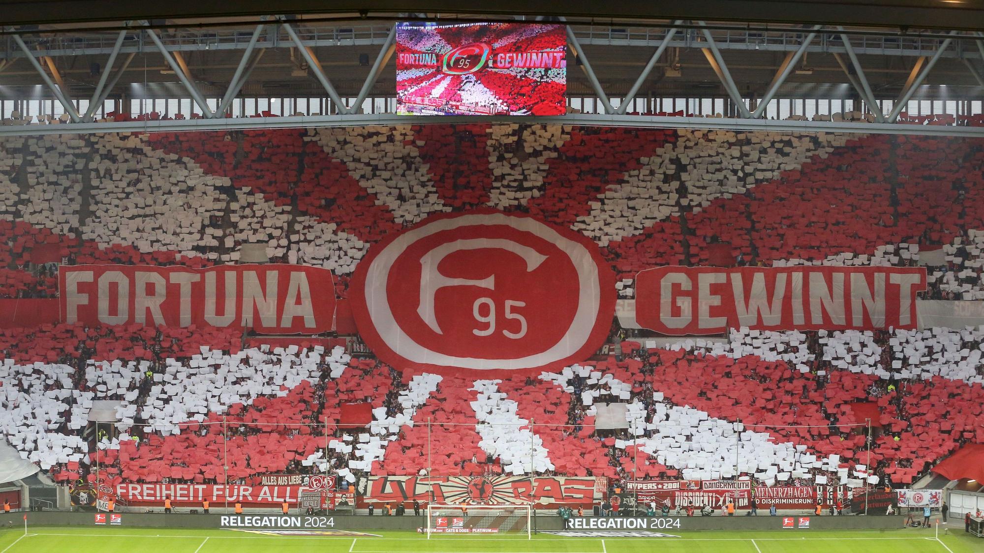 Choreo Fortuna Düsseldorf Fortuna-Fans.