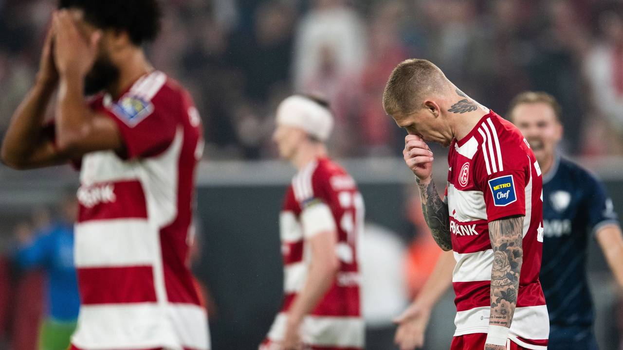 Emmenuel Iyoha und Jordy de Wijs trauern um den verspielten Bundesliga-Aufstieg.