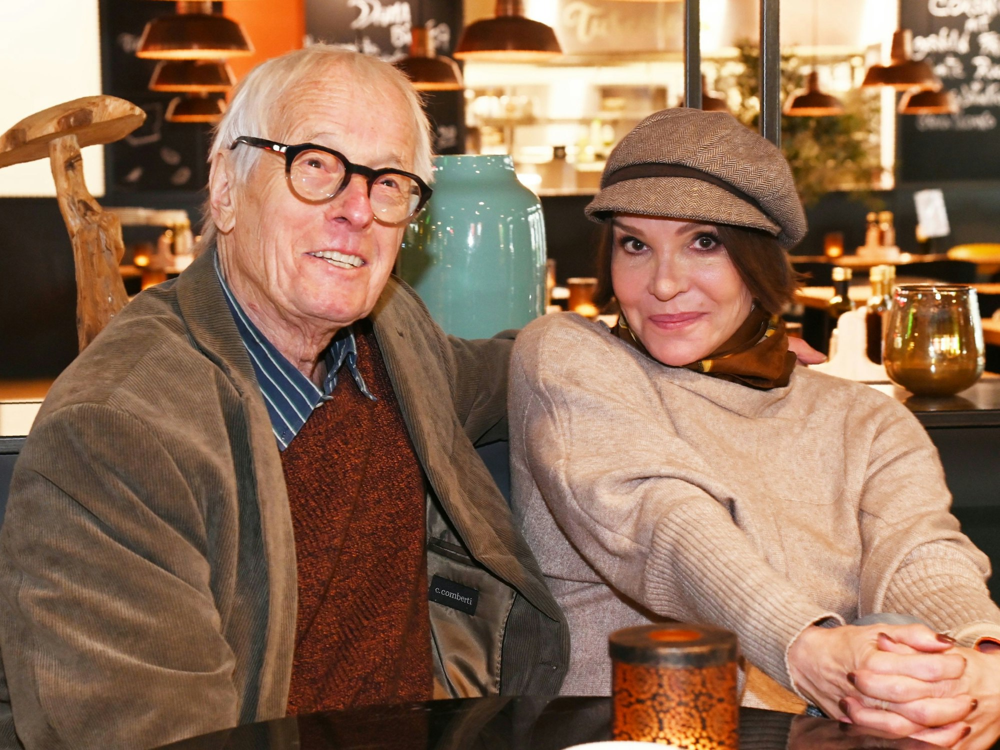 Anouschka Renzi mit Horst Stellmacher am 22. April 2024 in Köln