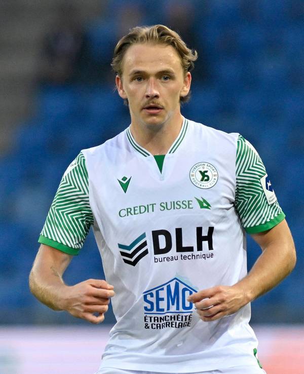 Mathias Olesen im Trikot von Yverdon Sport FC.