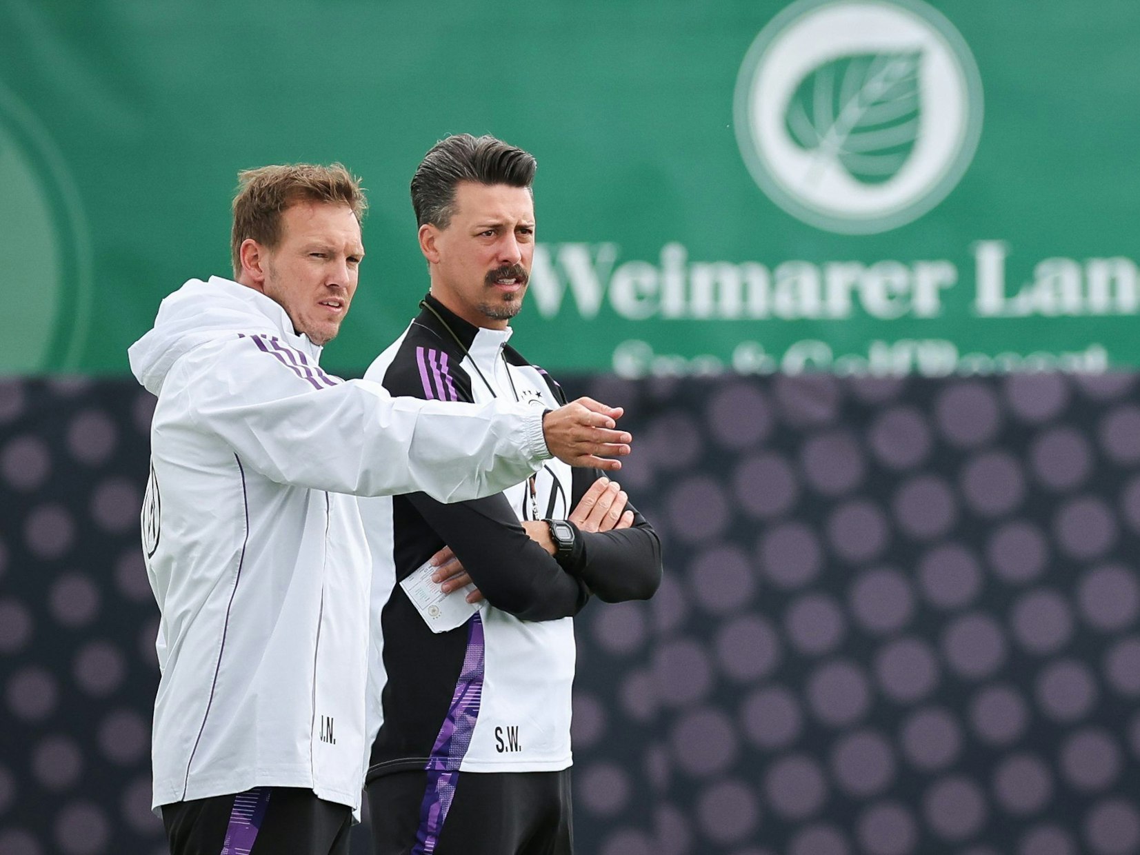 Training der DFB-Auswahl: Bundestrainer Julian Nagelsmann (l) und Assistenztrainer Sandro Wagner.