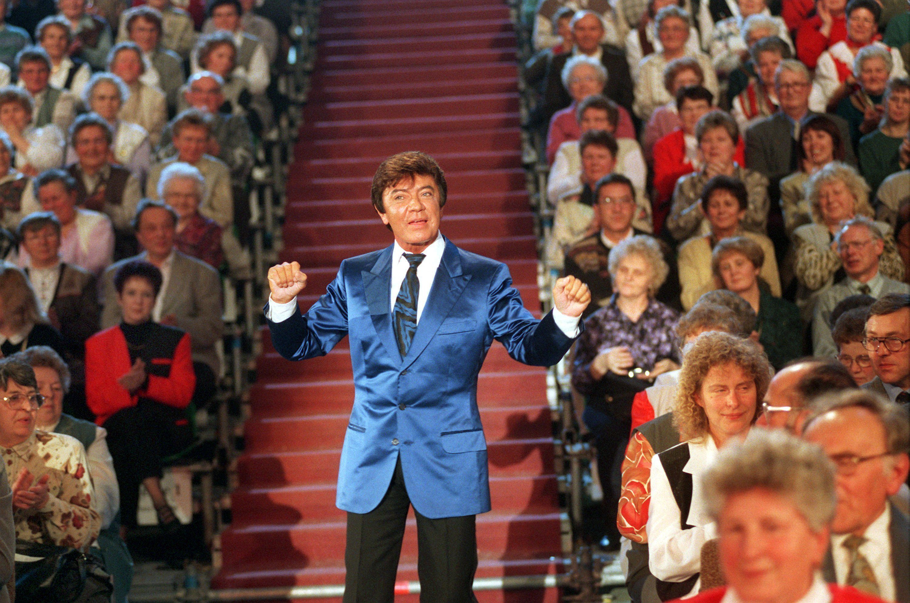Rex Gildo tritt beim „Winterfest der Volksmusik“ in Chemnitz auf.