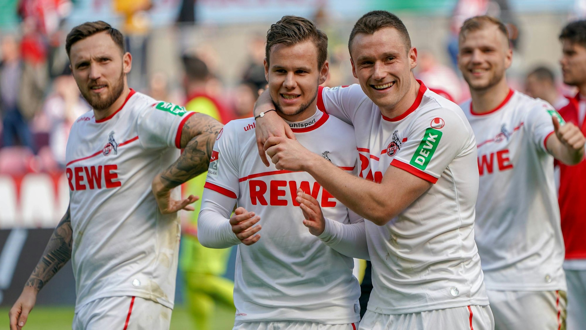 Ex-FC-Star Christian Clemens (r.) gemeinsam mit Marco Höger (l.) und Louis Schaub während der Partie gegen Holstein Kiel am 31. März 2019.
