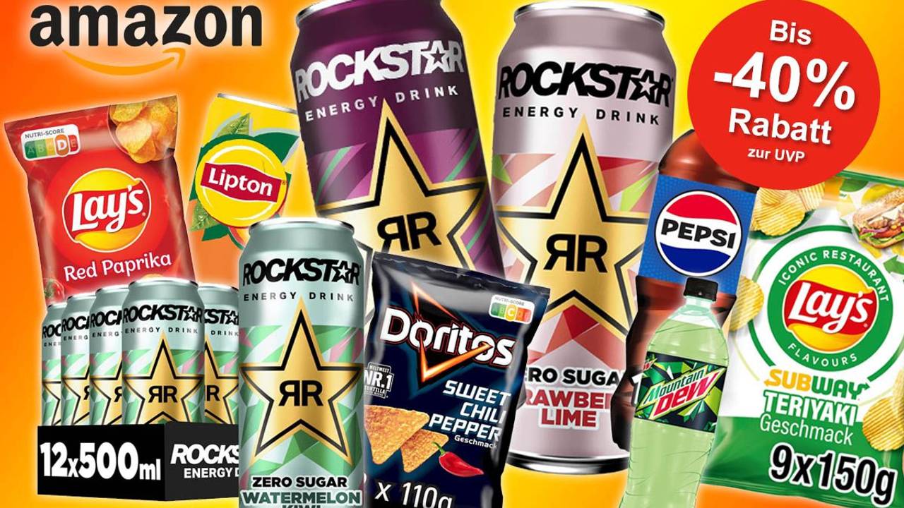 Rockstar Energy Dosen Sour Raspberry, Watermelon Kiwi, Strawberry Lime, Doritos Sweet Chili Nachos, Lay's Subway Chips, Lipton Eistee Dose, Pepsi Cola, Mountain Dew Flasche vor orange gelbem Hintergrund.