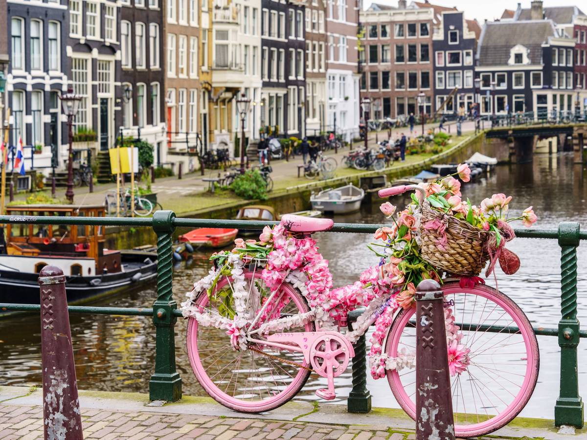 Blick auf die Brouwersgracht, ein Kanal in Amsterdam.