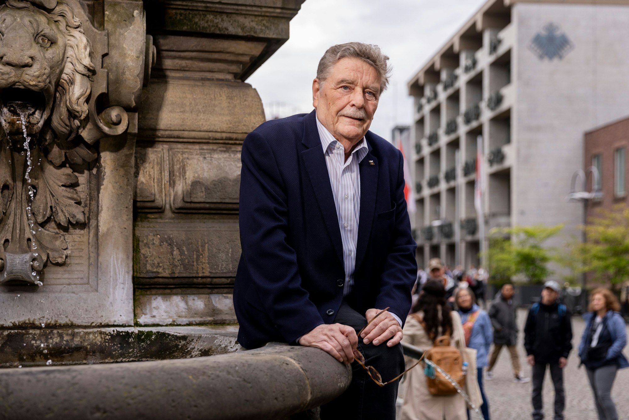 Kölns früherer Oberbürgermeister Fritz Schramma ist nach fast 50 Jahren aus der CDU ausgetreten.