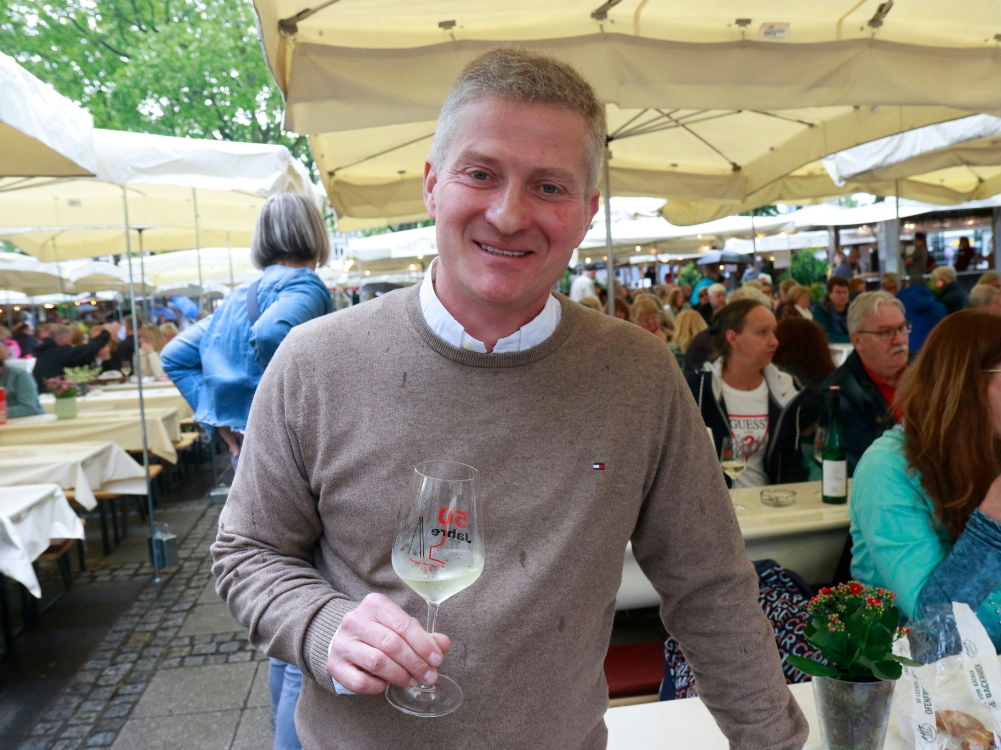 Johannes Ohlig auf dem Neumarkt bei der Kölner Weinwoche.