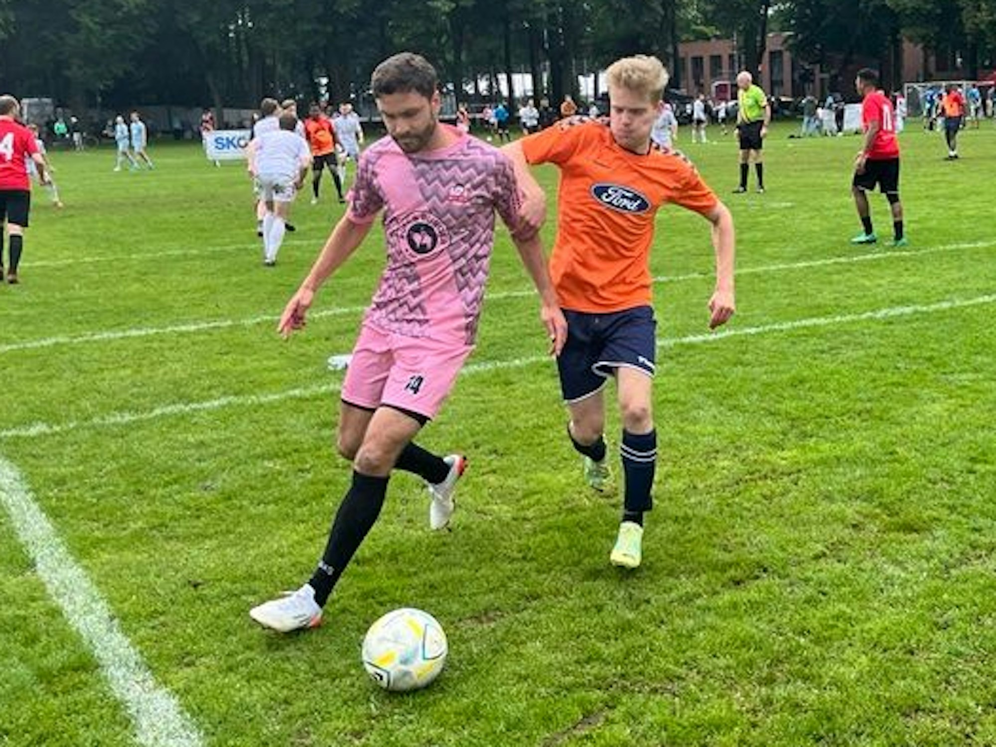 Jonas Hector beim Hobby-Kick.