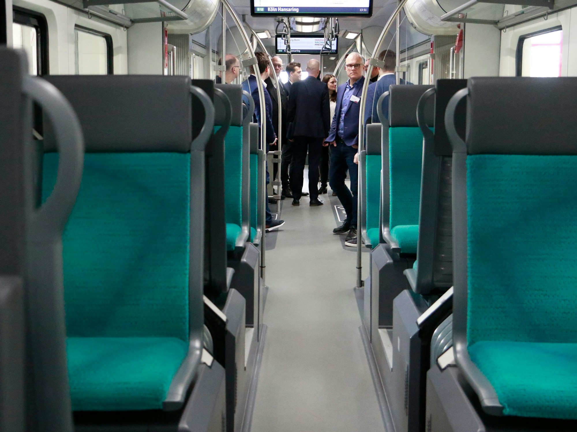 Blick in die neue Kölner S-Bahn.