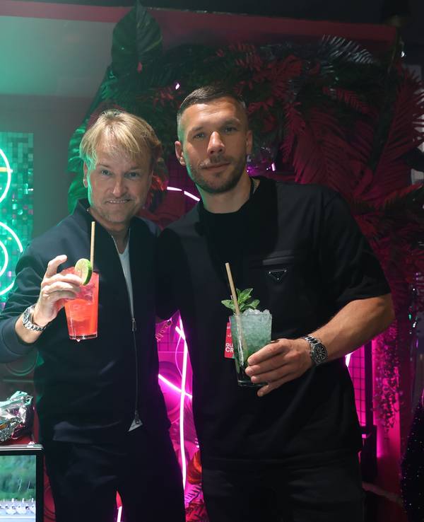 Lukas Podolski und Markus Krampe
bei einem PR-Event des Glücksgefühle-Festivals.