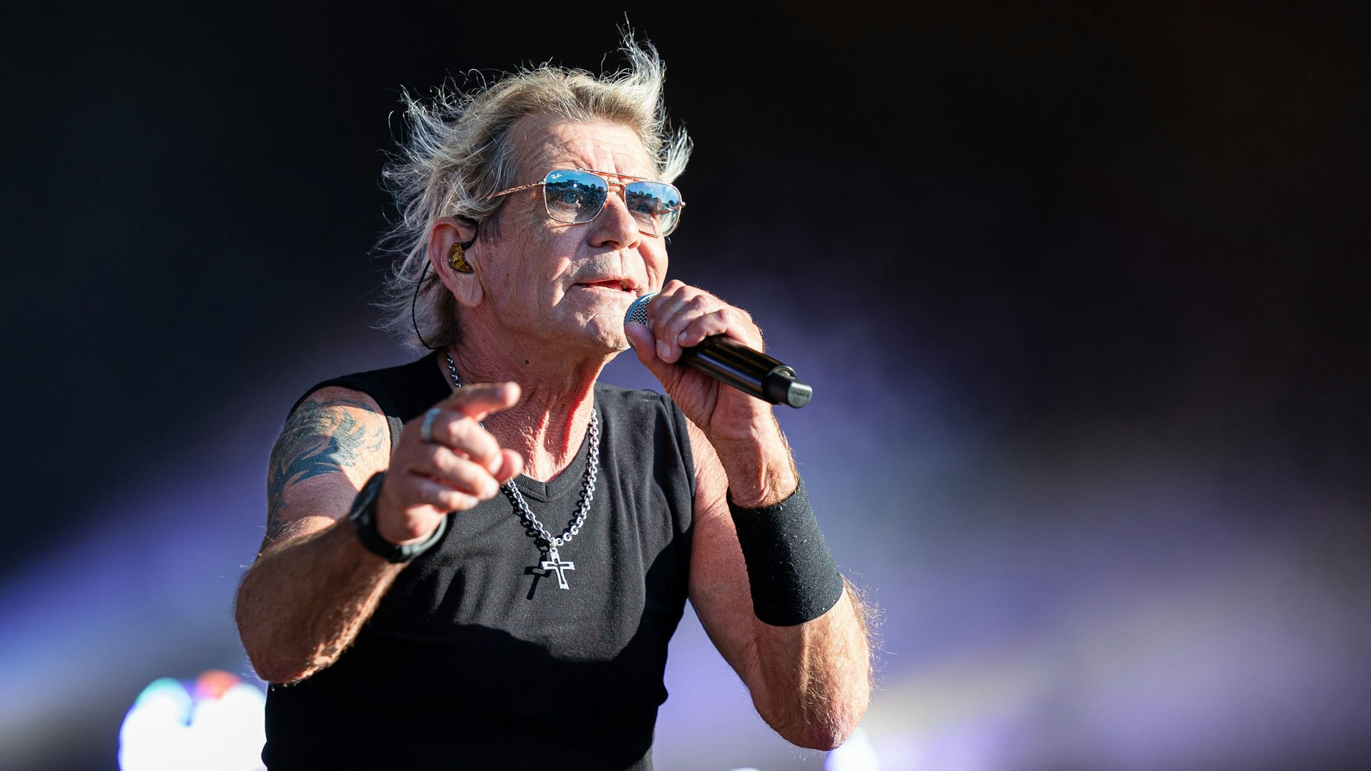 Der Sänger Matthias Reim tritt auf dem Schützenplatz in Wunstorf auf. Das Konzert ist Teil seiner Live-Tour 2023/2024.