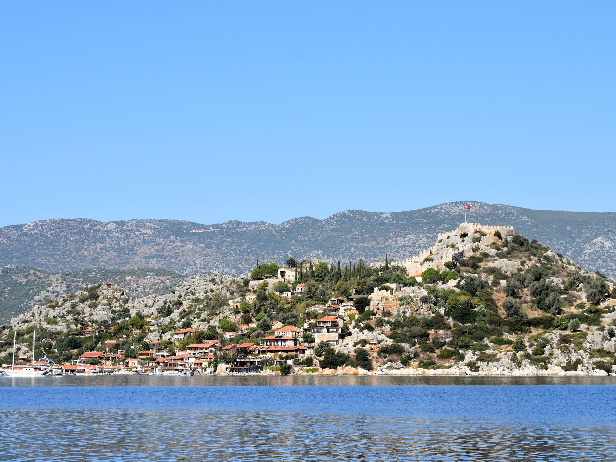 Kaleköy mit der mittelalterlichen Burg.
