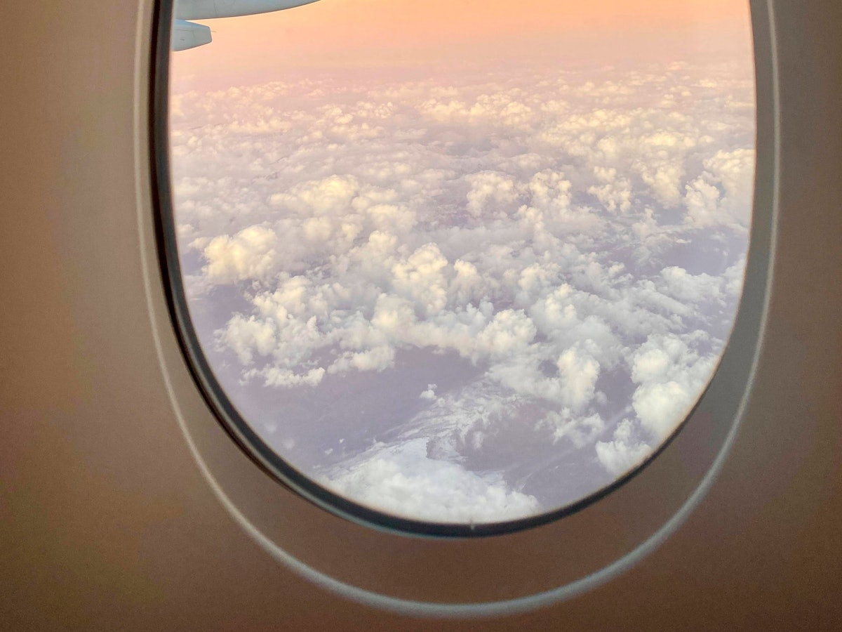 Blick aus Flugzeugfenster