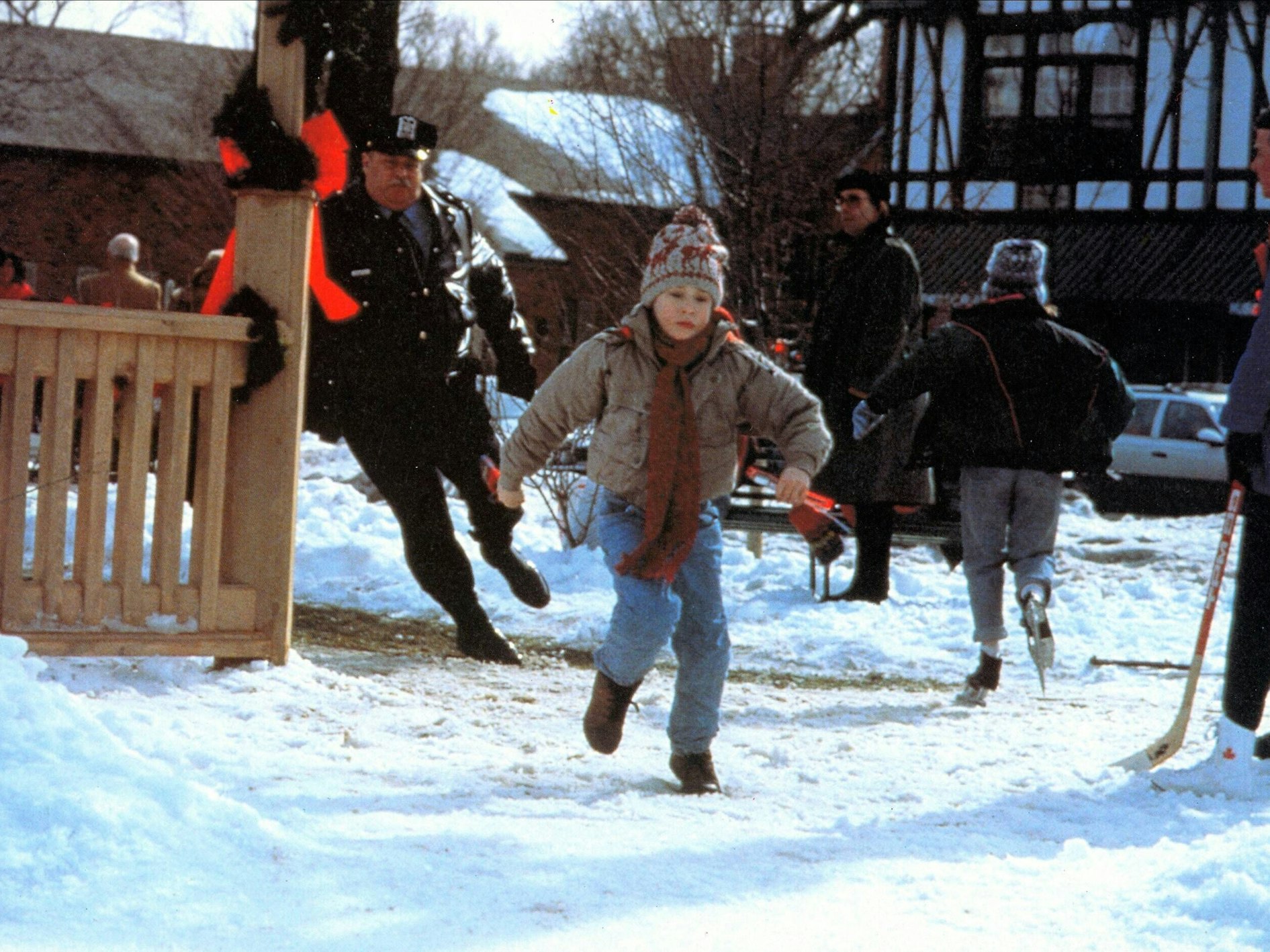 Macaulay Culkin Characters: Kevin McCallister Film: Home Alone USA 1990 Director: Chris Columbus 10 November 1990 PUBLICATIONxINxGERxSUIxAUTxONLY Copyright: MaryxEvansxAFxArchivex20thxCenturyxFox 12550965 editorial use only