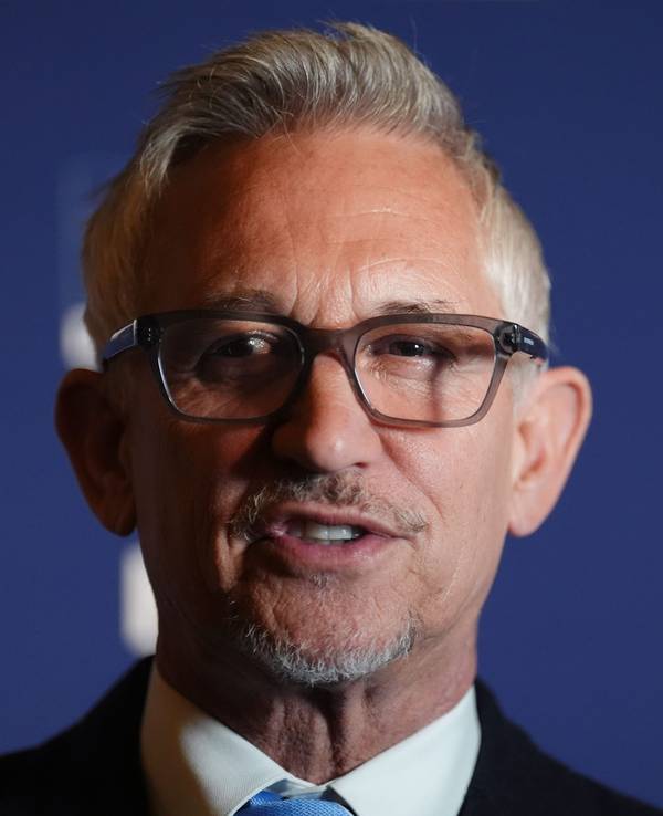 Der TV-Experte und ehemalige Fußballprofi Gary Lineker spricht während der Verleihung des Preises für die Fußballerin des Jahres im Landmark Hotel.