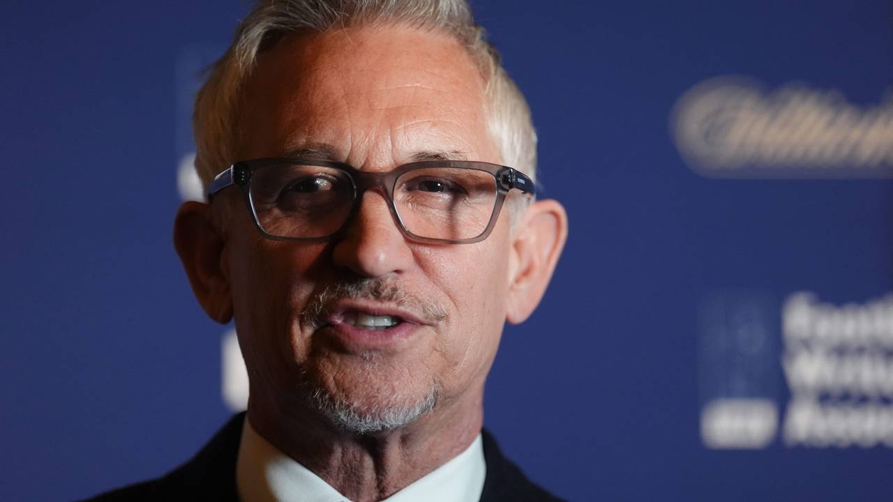 Der TV-Experte und ehemalige Fußballprofi Gary Lineker spricht während der Verleihung des Preises für die Fußballerin des Jahres im Landmark Hotel.