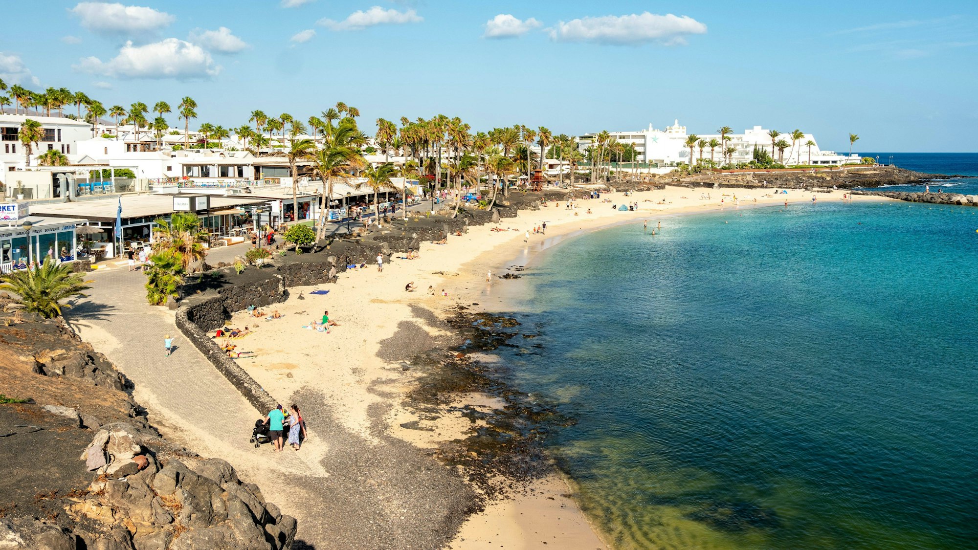 Die Playa Flamingo zählt zu den beliebten Familienstränden auf Lanzarote.