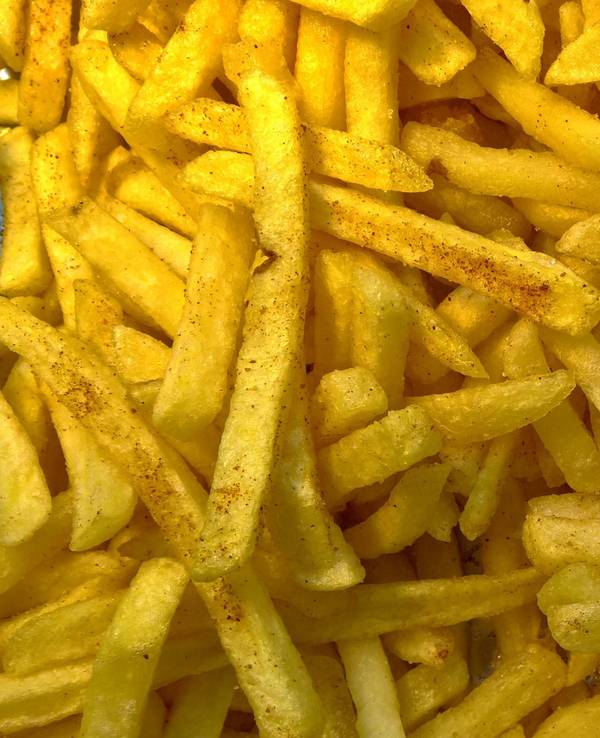 Viele Backofen-Pommes sind in Ordnung, aber nicht alle sind gleich lecker. Stiftung Warentest hat einige Produkte getestet.