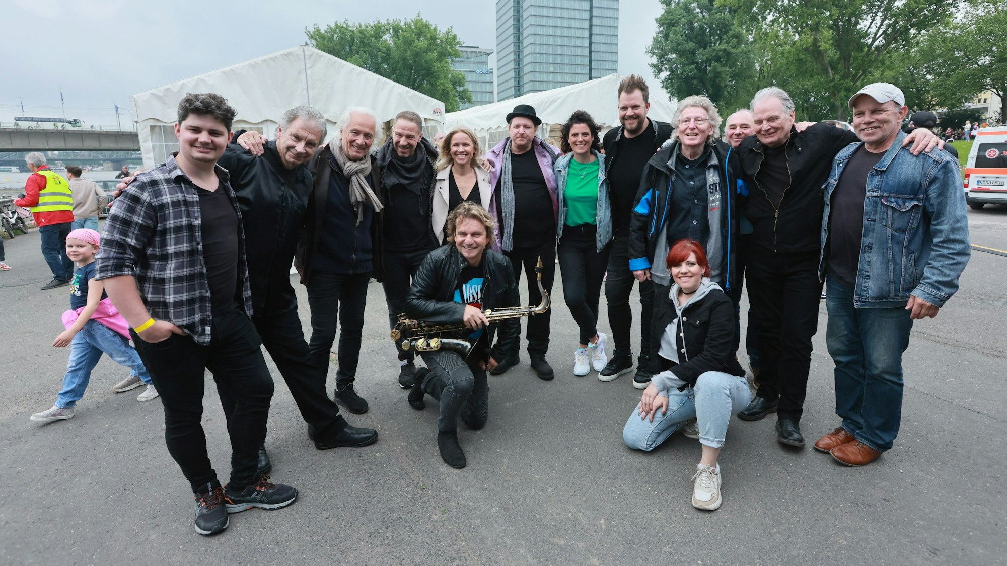 Gruppenbild der Arsch huh Band.