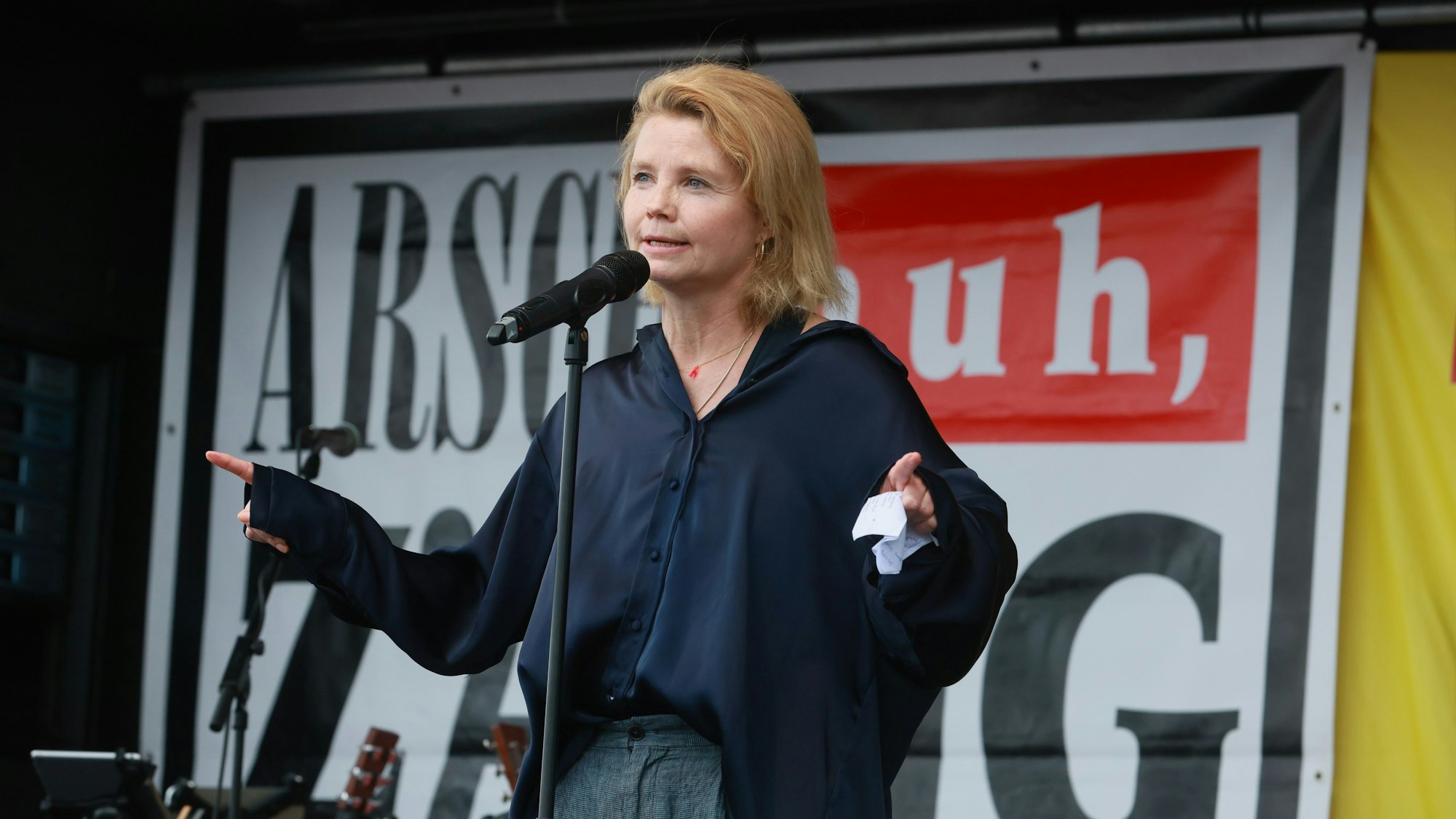 Annette Frier bei Arsch huh.