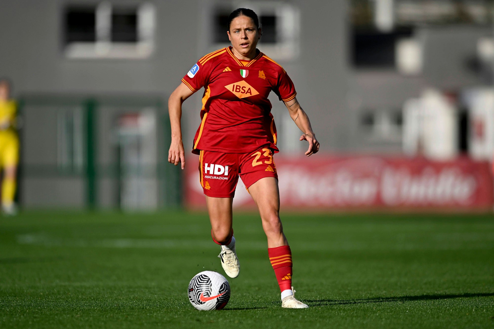 Laura Feiersinger am Ball.