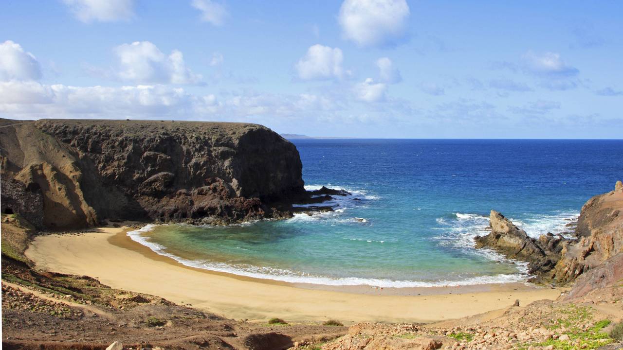 Die Playas de Papagayo gehören zu den schönsten Stränden auf Lanzarote.