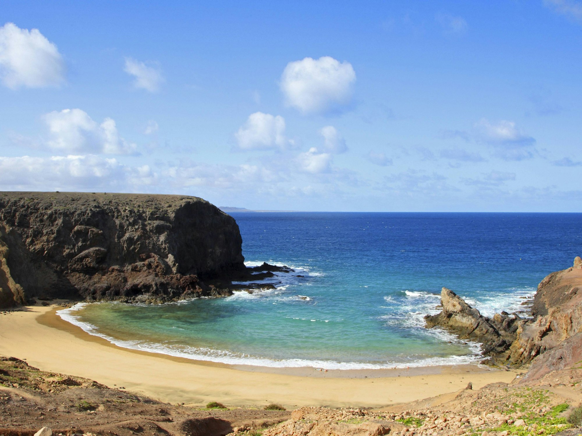 Die Playas de Papagayo gehören zu den schönsten Stränden auf Lanzarote.