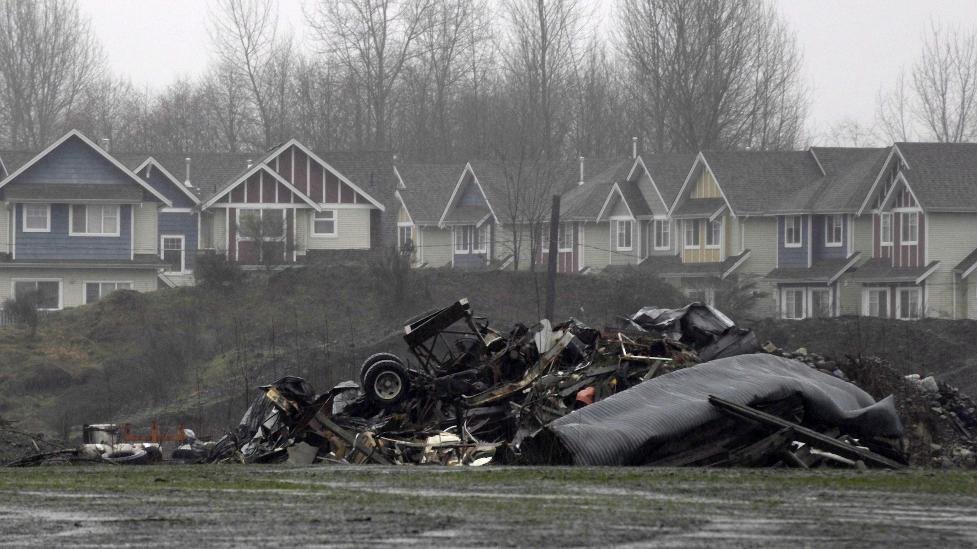 Ein Archivfoto zeigt die Häuser, die die Überreste der Pickton-Schweinefarm umgeben in Port Coquitlam, British Columbia, 23. Januar 2007.