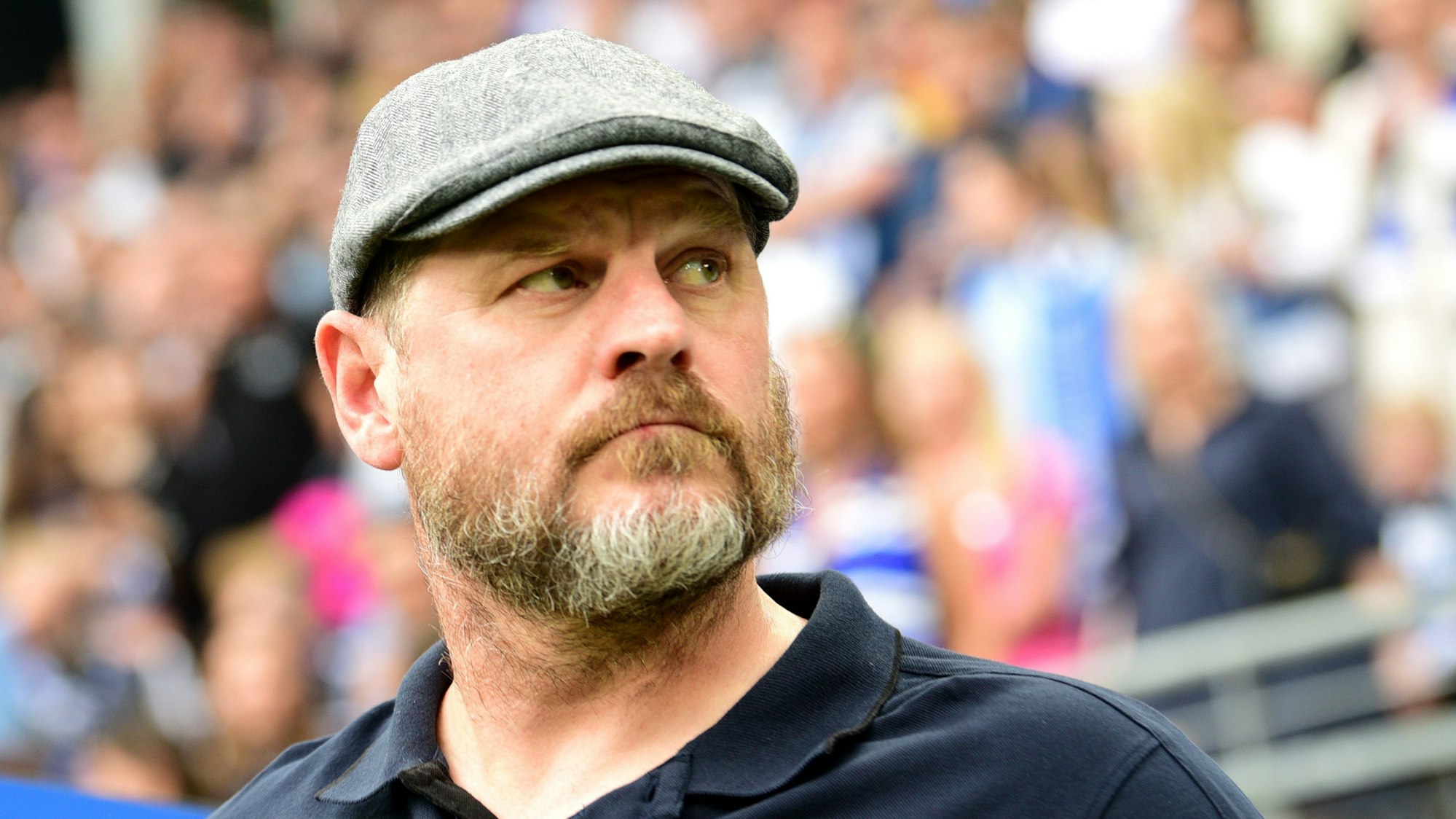 Steffen Baumgart beim letzten Saisonspiel des Hamburger SV gegen Nürnberg an der Seitenlinie.