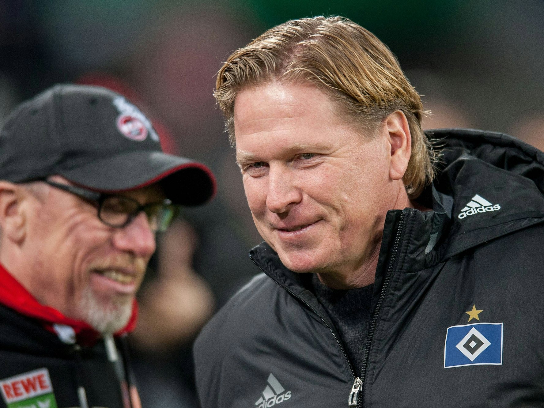 Trainer Peter Stöger (1. FC Köln) trifft Markus Gisdol (Hamburger SV) im Jahr 2017.