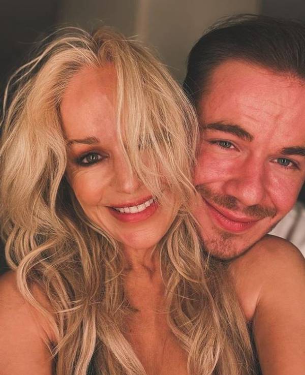 Eric Philippi und Sängerin Michelle lächeln in die Kamera, hier auf einem Instagram-Selfie vom Mai 2024.