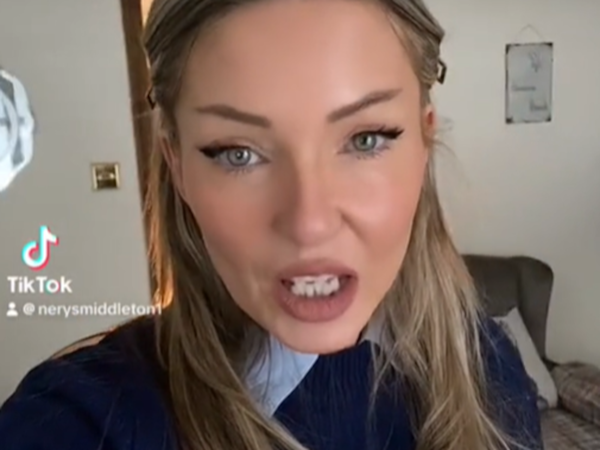 Nerys Middleton fragt ihre Follower auf TikTok, wie alt diese sie schätzen würden. In den Kommentaren ist von 30 bis 82 alles dabei.