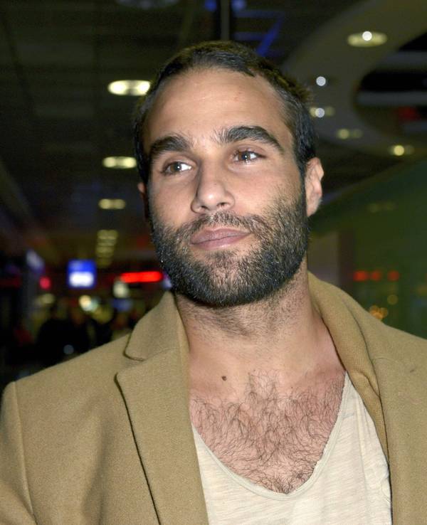 David Ortega bei der Ankunft aus dem Dschungelcamp 2016 am Flughafen Frankfurt. Der Reality-TV-Star ist heute nicht wiederzuerkennen.