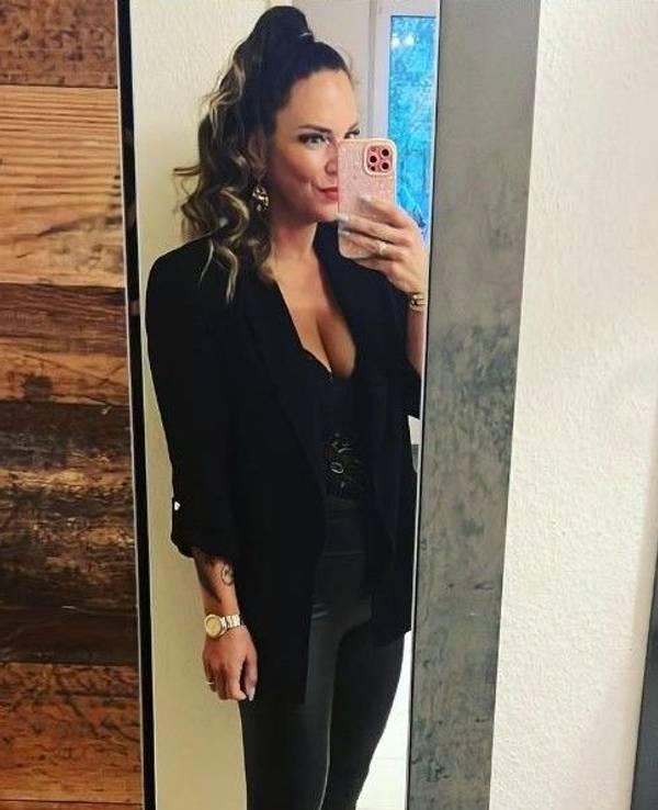 Danni Büchner (hier auf einem Selfie vom November 2022 auf Instagram), fühlt sich in ihrem Körper wohl. Nun hat sie ziemlich viel abgenommen - und damit eine bewundernswerte optische Veränderung erzielt.
