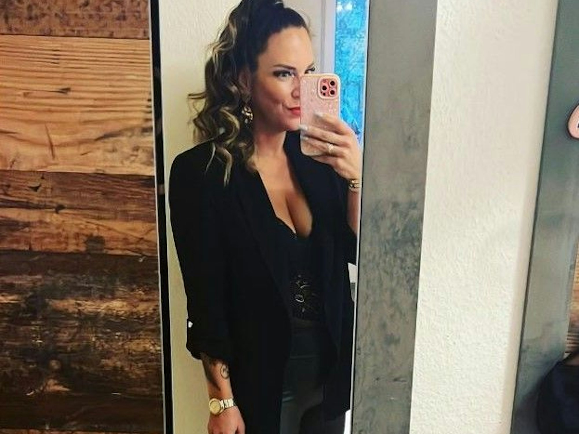 Danni Büchner (hier auf einem Selfie vom November 2022 auf Instagram), fühlt sich in ihrem Körper wohl. Nun hat sie ziemlich viel abgenommen - und damit eine bewundernswerte optische Veränderung erzielt.