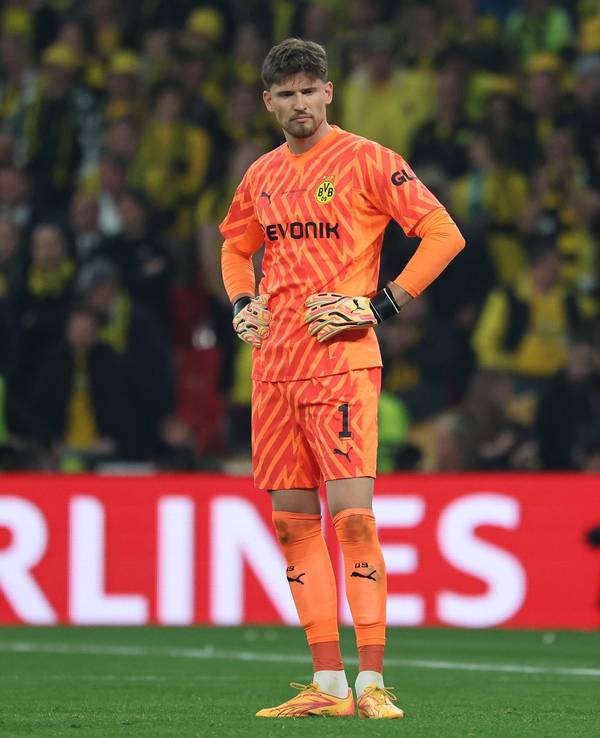 Gregor Kobel ist enttäuscht nach einem Gegentor im Champions-League-Finale gegen Real Madrid.