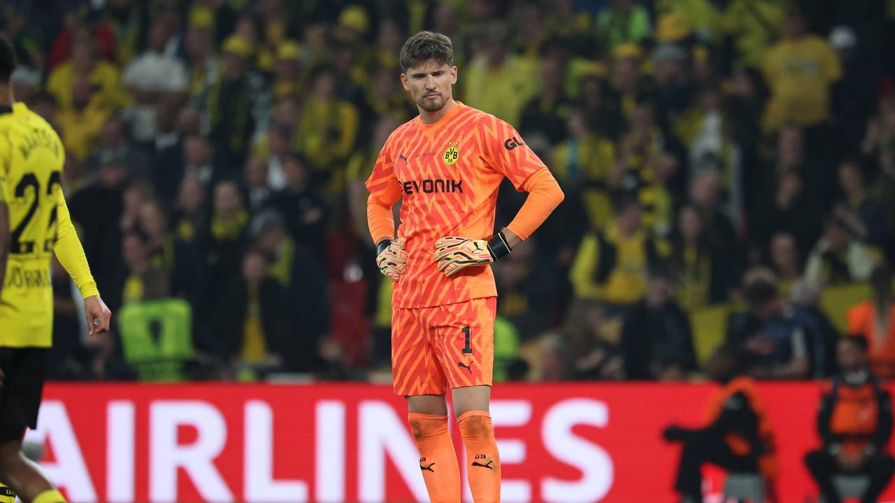 Gregor Kobel ist enttäuscht nach einem Gegentor im Champions-League-Finale gegen Real Madrid.