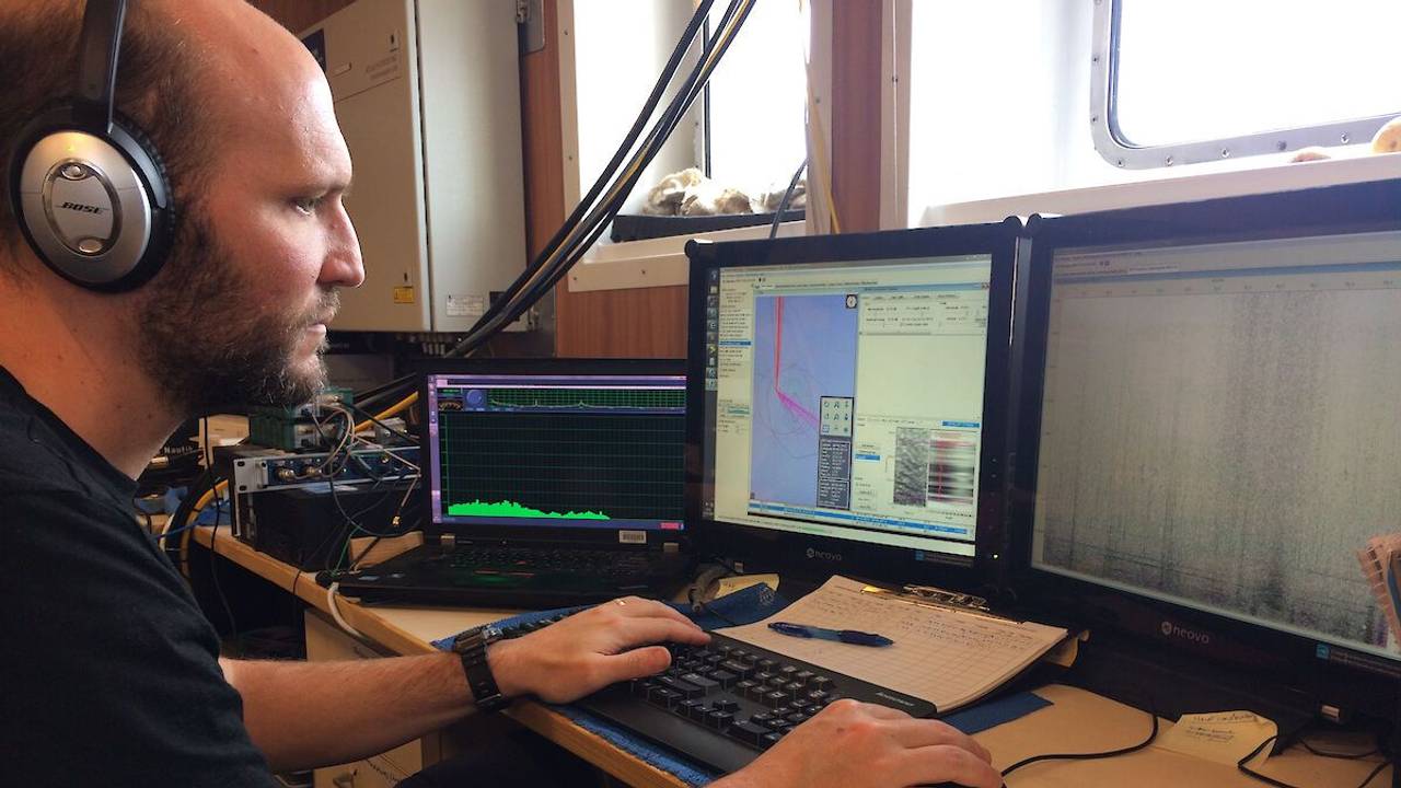 Dr. Brian Miller untersucht die Rufe eines Antarktischen Blauwals.