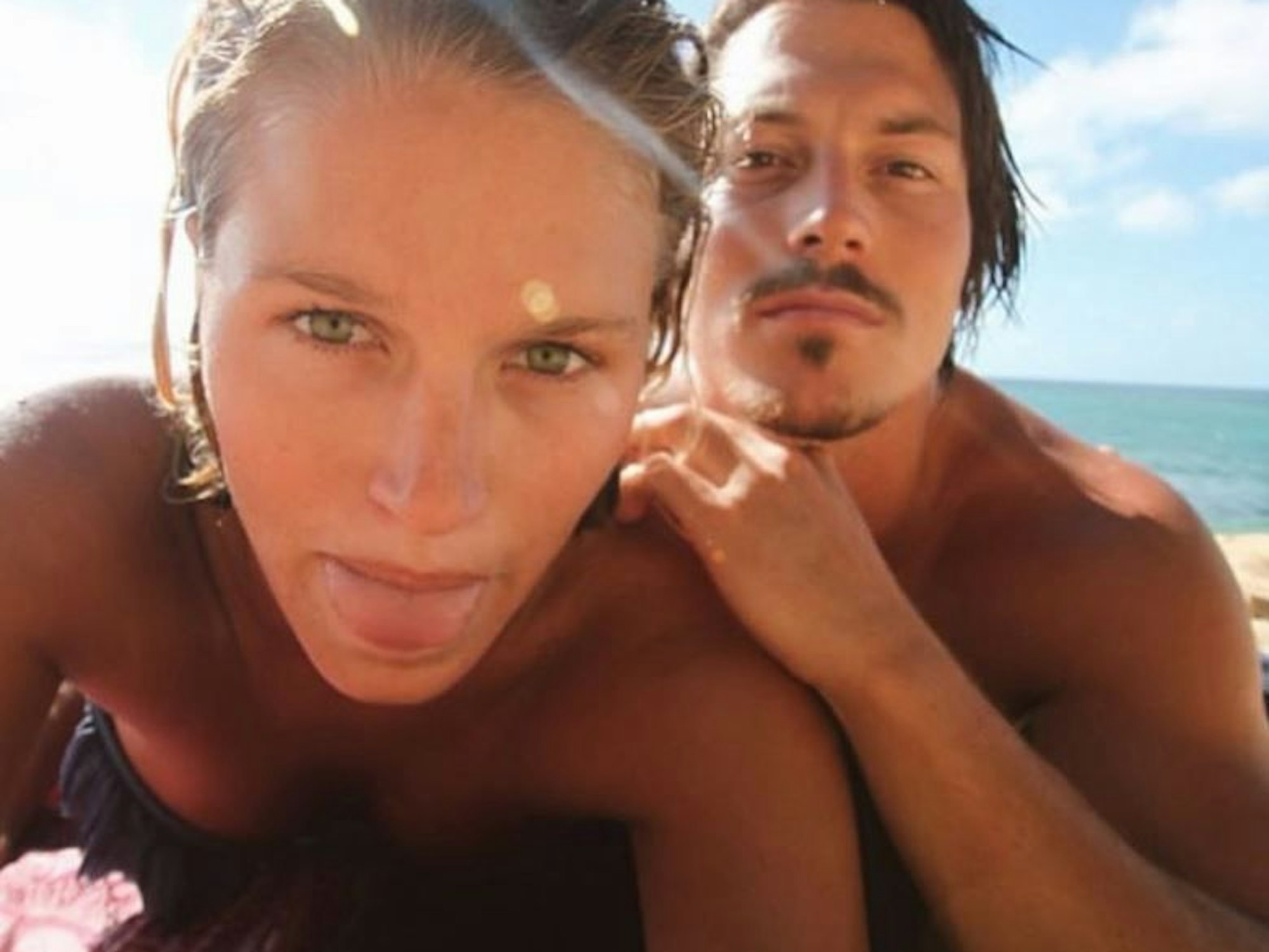 Es war eine Liebesgeschichte – mit einer herzzerreißenden Wendung, als Ellidy Pullins Ehemann Alex „Chumpy“ Pullin plötzlich bei einem tragischen Unfall starb. Das Foto des Paares hat Ellidy am 19. September 2022 auf ihrem Instagram-Account gepostet.