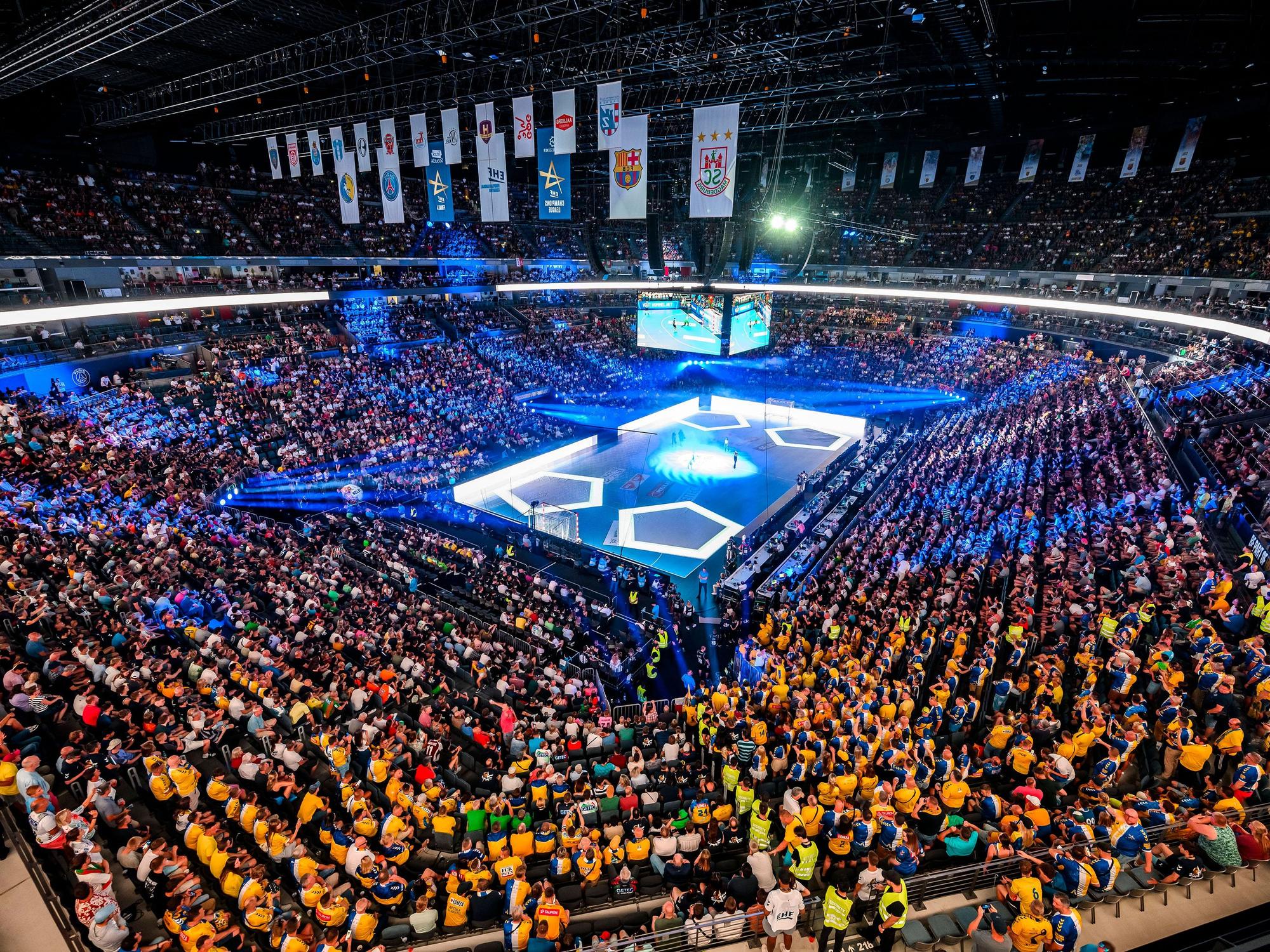 Blick in die Lanxess-Arena beim Handball.