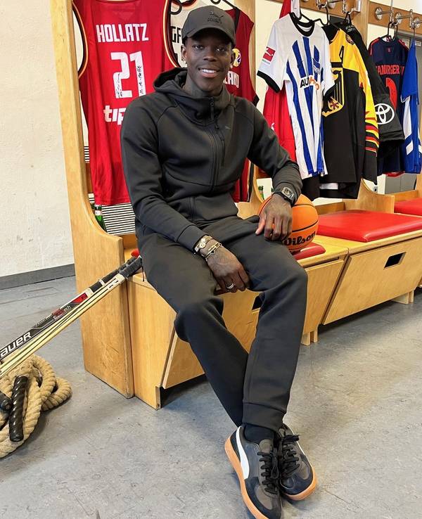 NBA-Star Dennis Schröder in Köln.