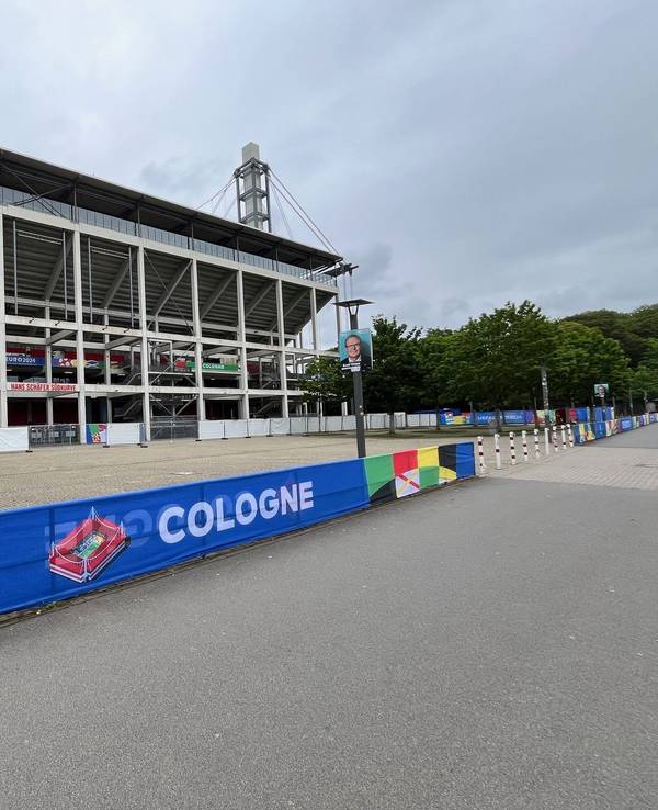 Blick auf das Stadion in Köln Müngersdorf.