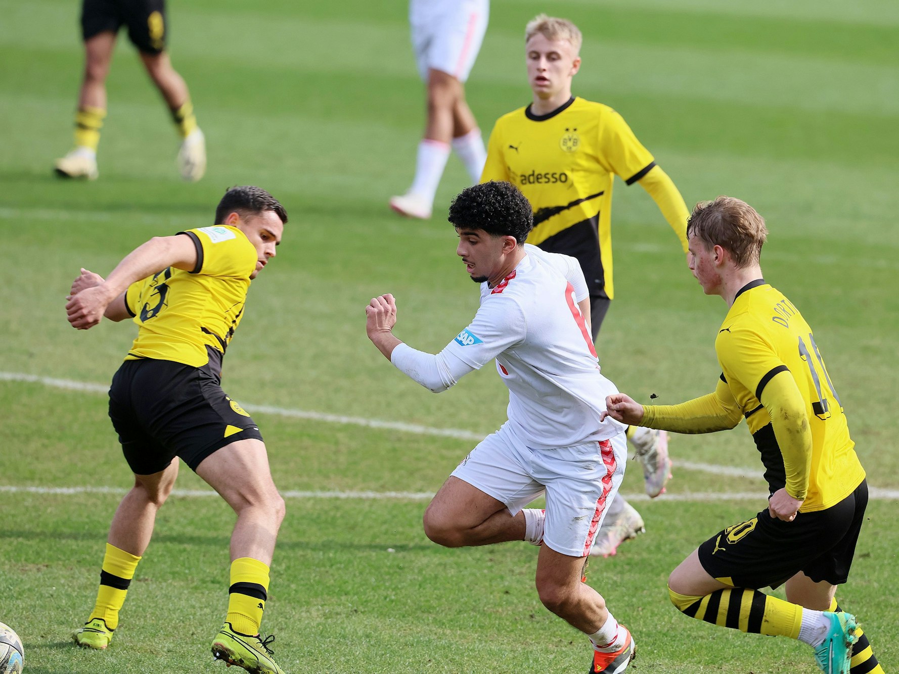 Fayssal Harchaoui im Spiel gegen Borussia Dortmund.