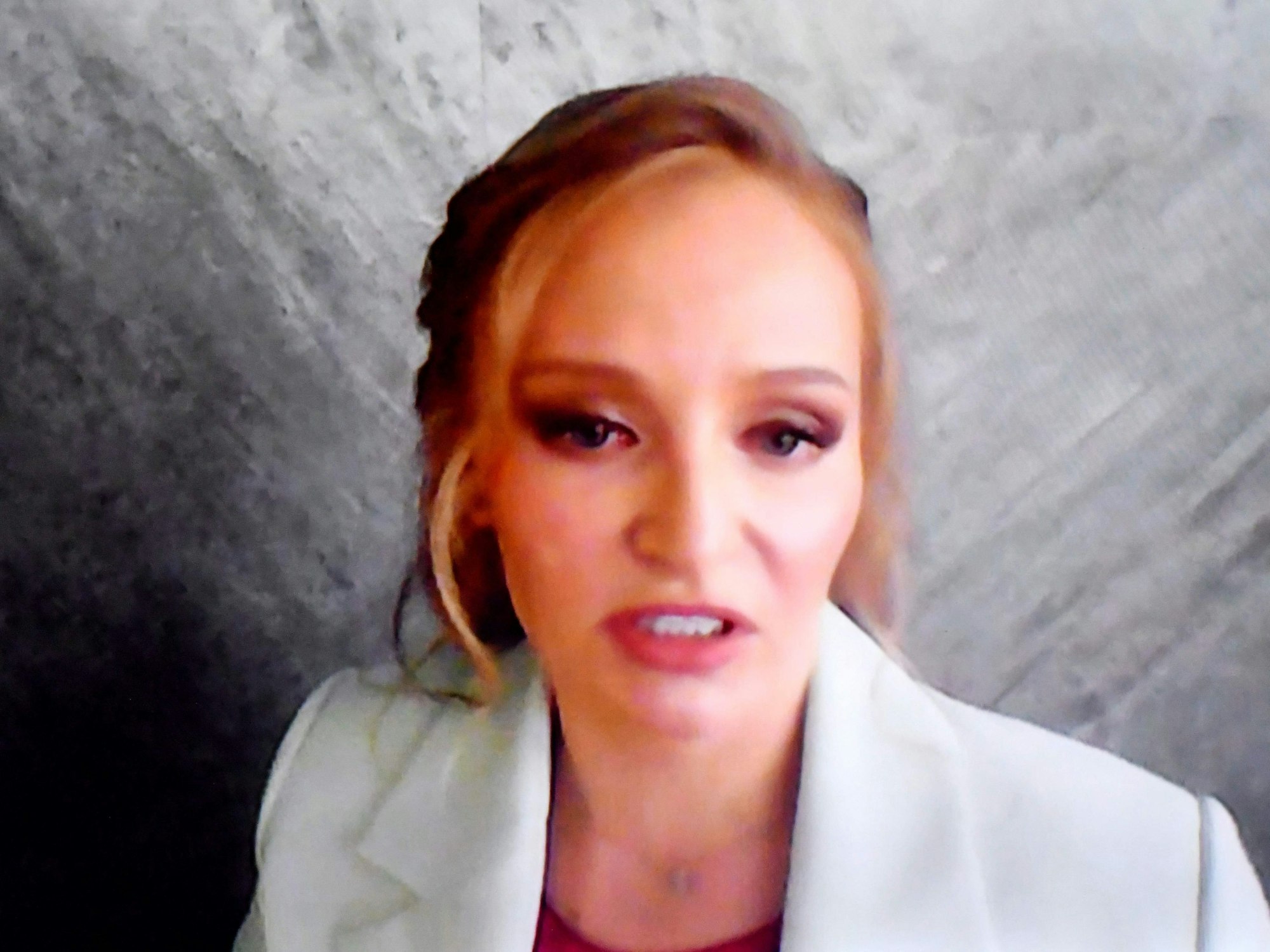 Katerina Tichonowa, Putins jüngere Tochter, war per Videolink auf dem internationalen Wirtschaftsforum in St. Petersburg zugeschaltet.