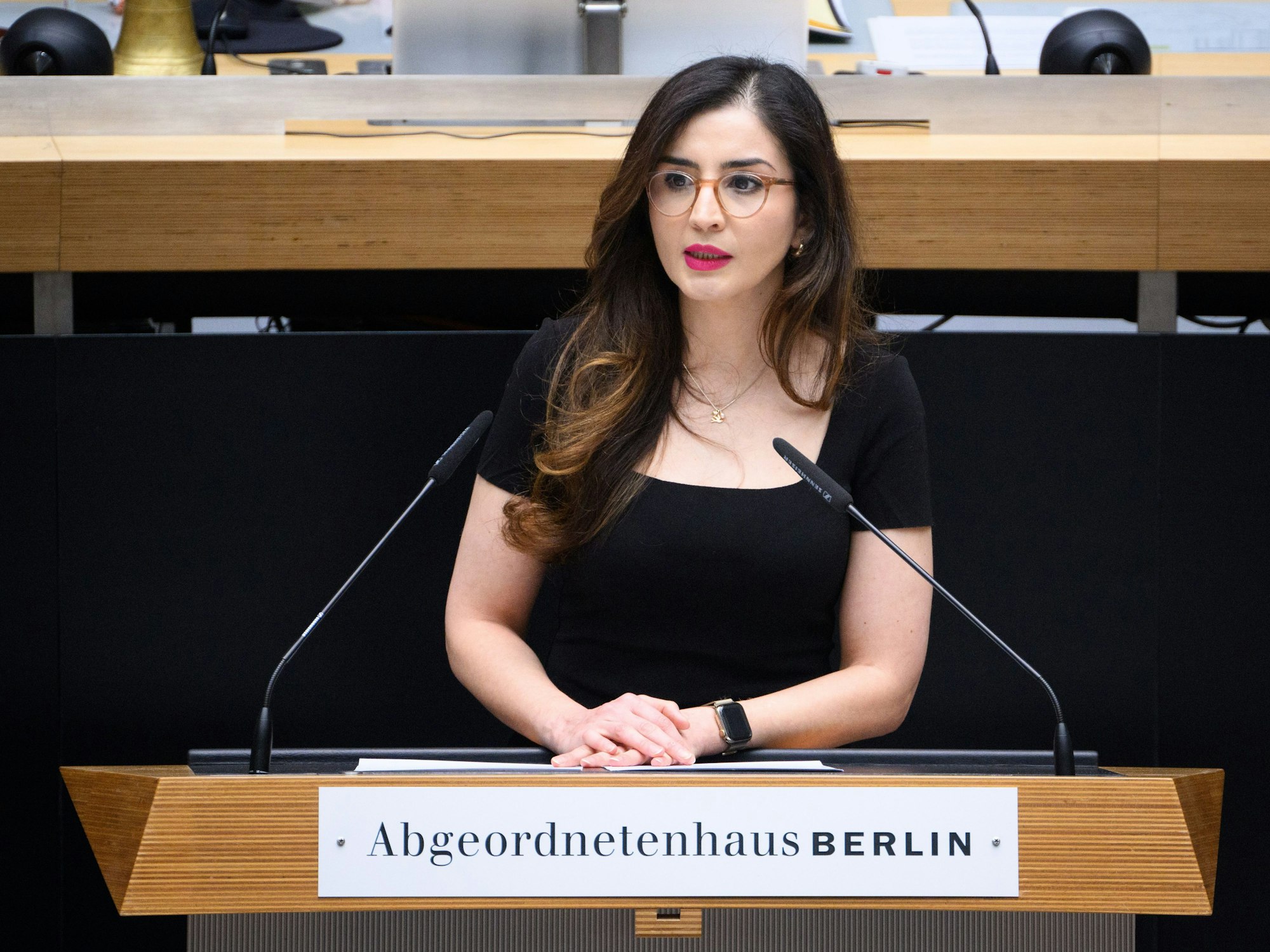 Tuba Bozkurt (Bündnis 90/Die Grünen, hier im März bei der Plenarsitzung des Berliner Abgeordnetenhauses)