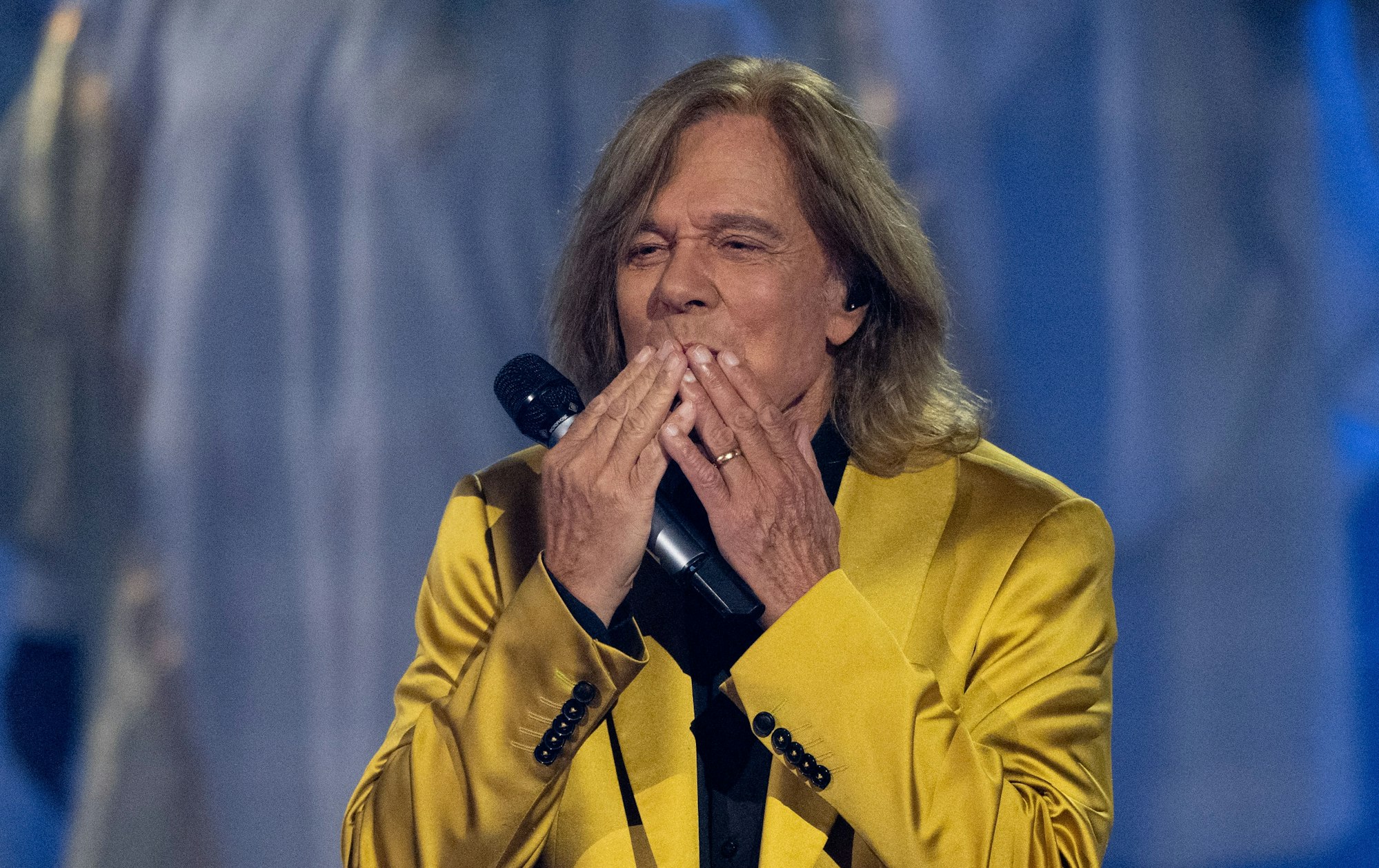 Der deutsche Schlagersänger Jürgen Drews steht in der Fernsehshow «Das große Schlagerjubiläum 2022» auf der Bühne.